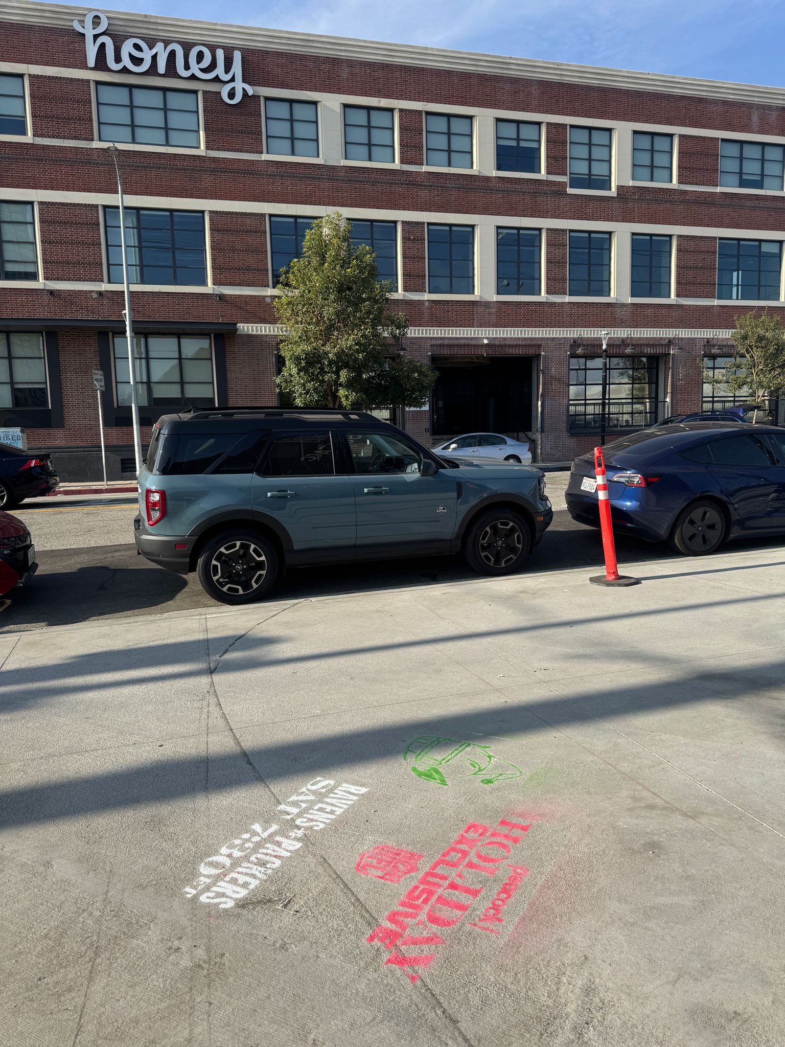 Stencil 21.7 Sci Arc Honey